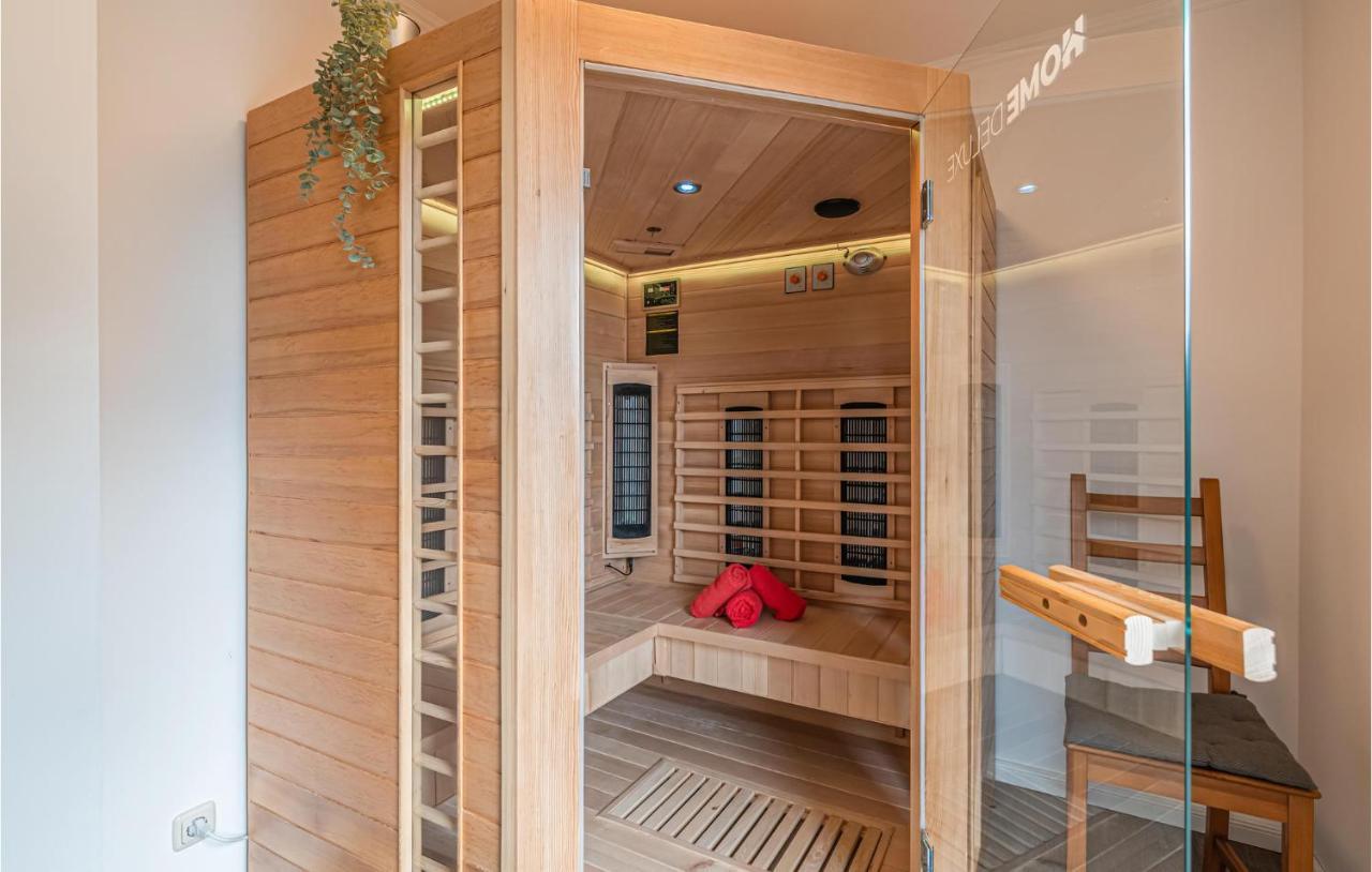 Nice Home In Friedrichskoog With Wifi Экстерьер фото
